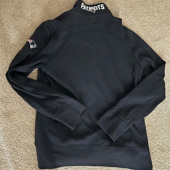 Men’s New England Patriots Tommy Bahama 3/4 zip pullover. Size medium - Picture 5 of 5